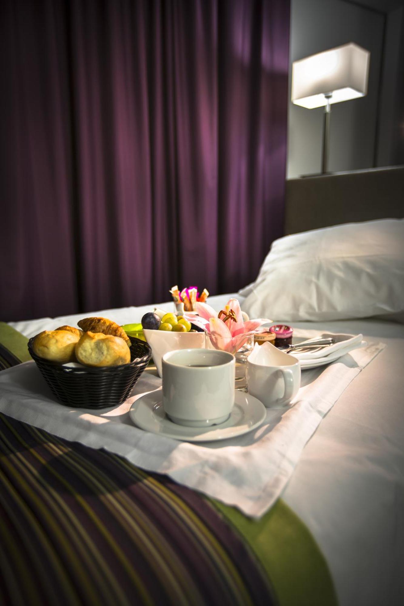 לורדה Hotel Astrid מראה חיצוני תמונה